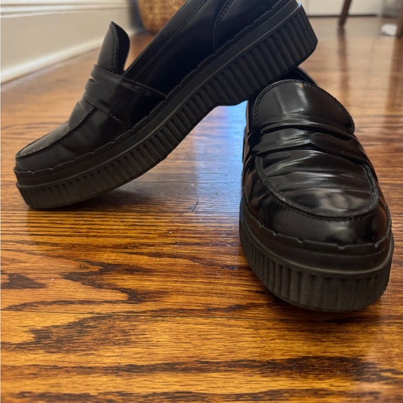 Tod's Classic Black Leather Women's Loafers - Picture 7 of 7